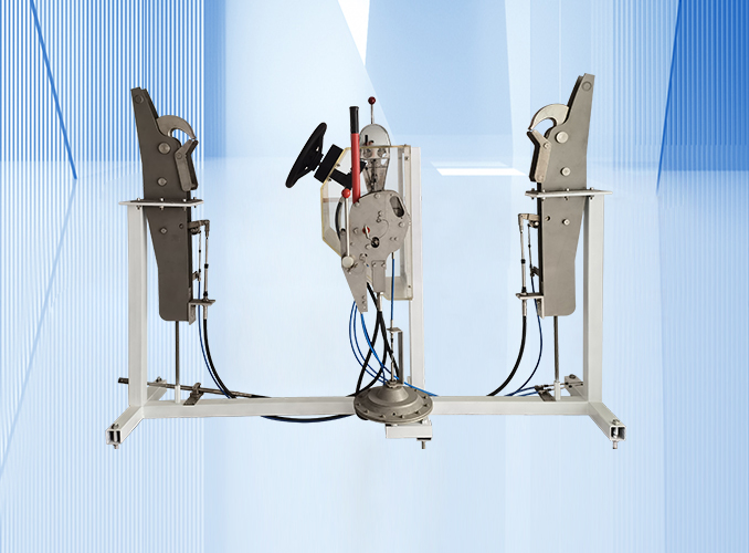 Closed boat directional control decoupling release display frame
